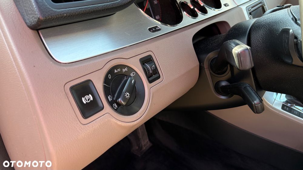 Volkswagen Passat 2.0 TDI DPF Highline DSG - 22