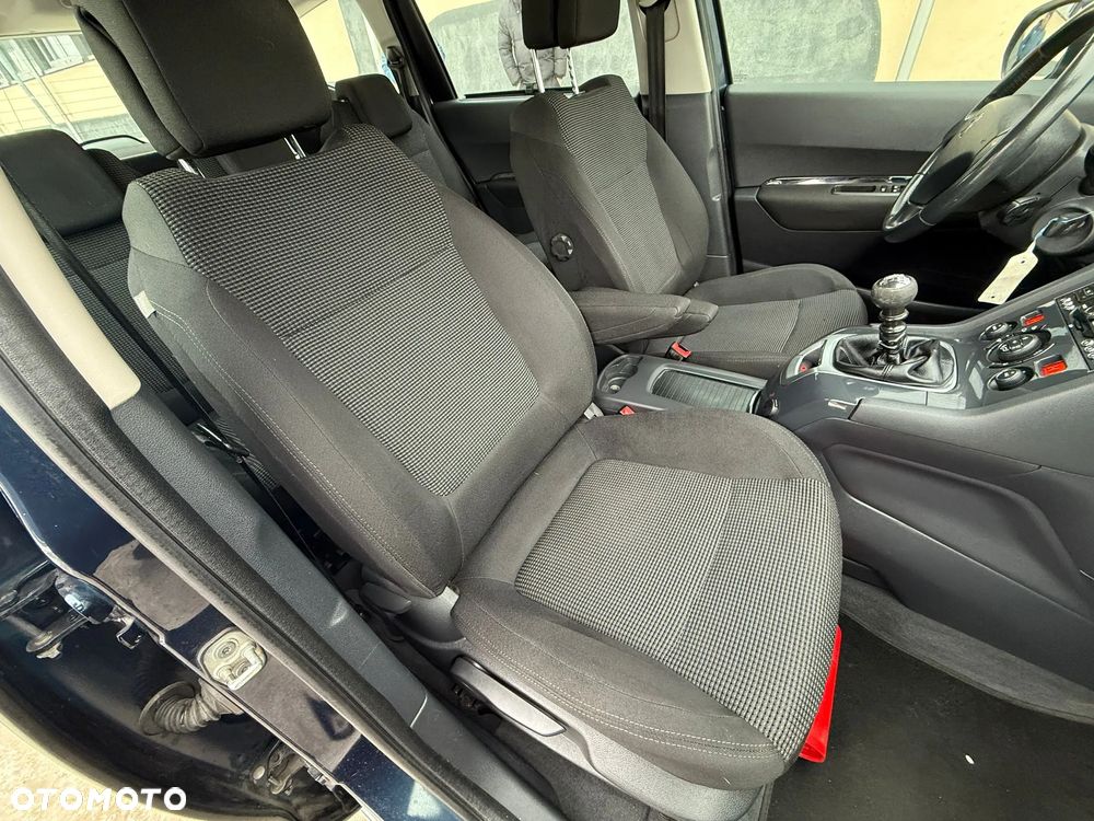 Peugeot 5008 - 28