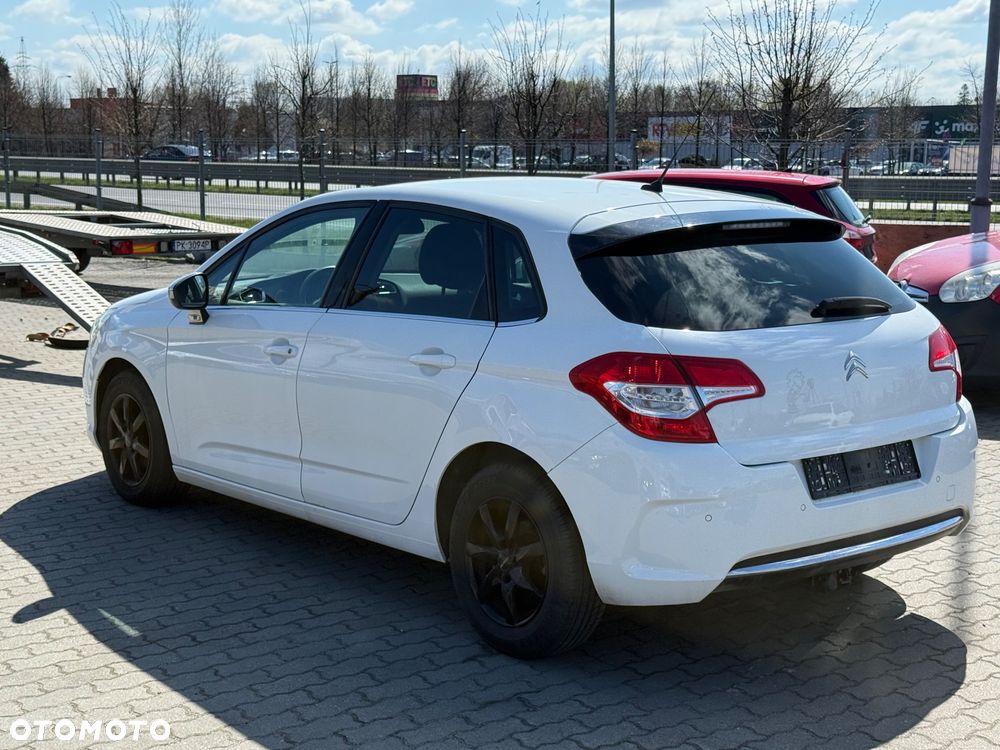 Citroën C4 e-HDi 115 Selection - 4