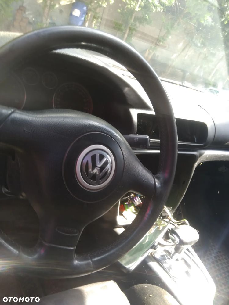 Auto na części - Volkswagen Passat 105KM diesel Silnik Skrzynia Drzwi Maska Klapa Błotnik Zderzak Lampa Szyba Klamka Lusterko Deska Kokpit - 6