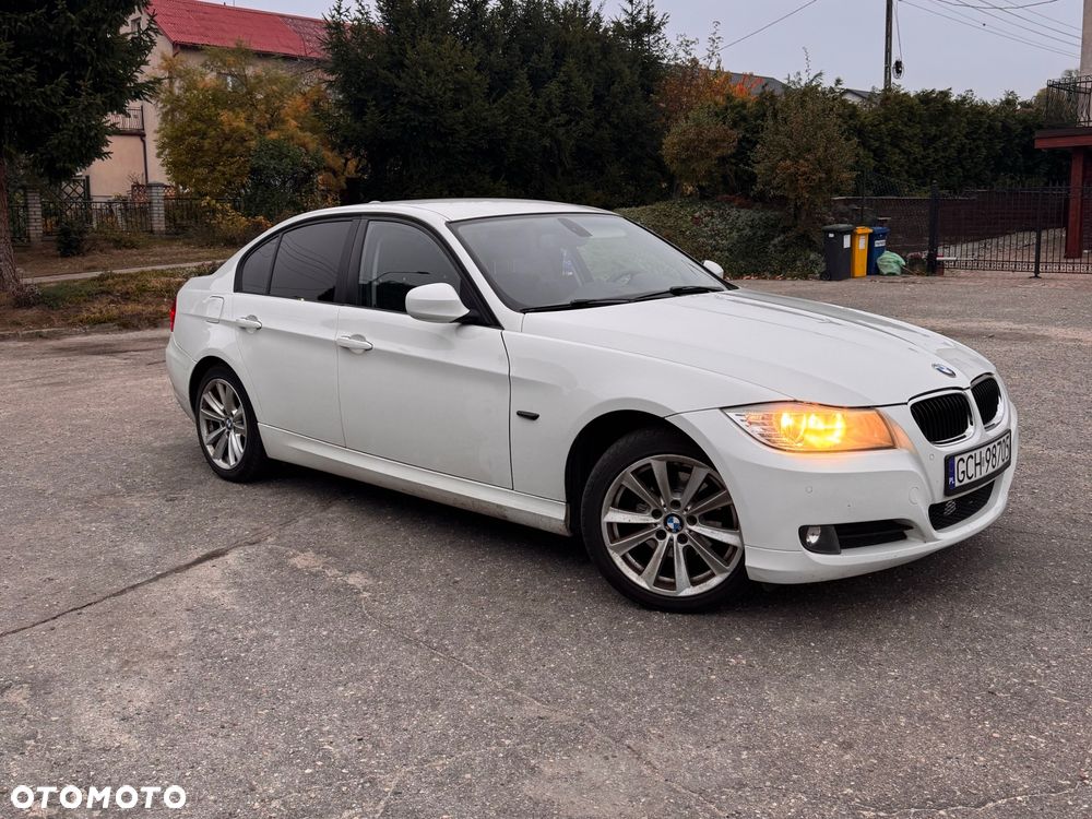 BMW 3 Series 2011 photo 5