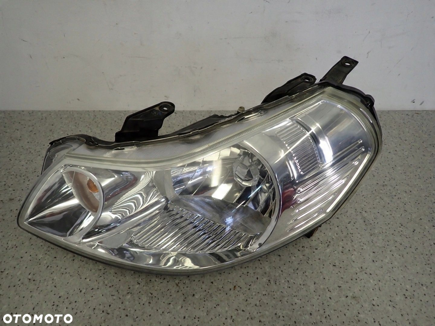 SUZUKI SX4 FIAT SEDICI 06-13 LAMPA PRZEDNIA LEWA REFLEKTOR - 2