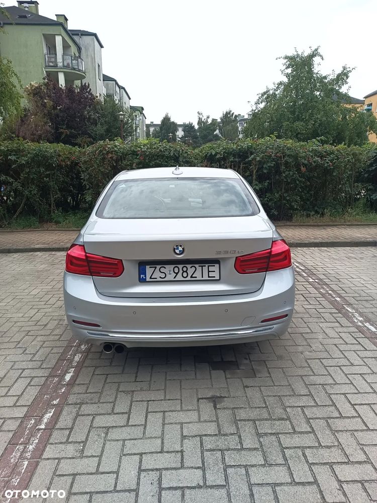 BMW Seria 3 330e iPerformance Luxury Line - 38