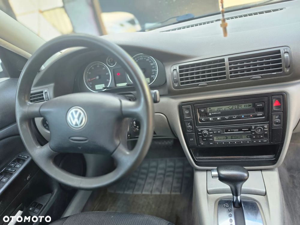 Volkswagen Passat - 5