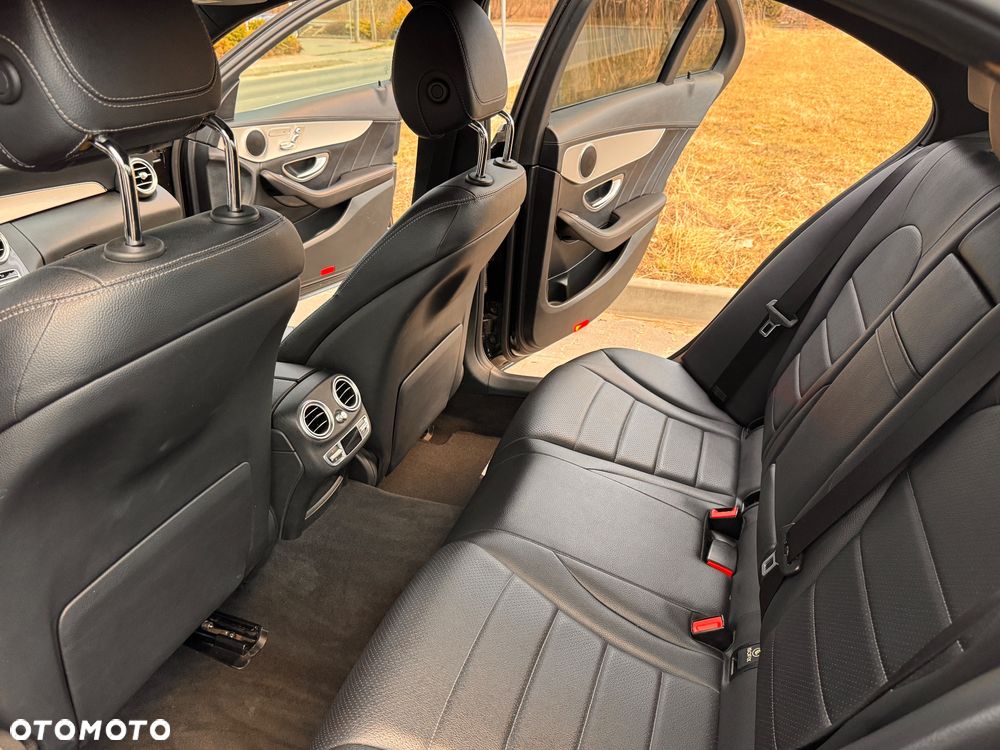 Mercedes-Benz Klasa C 200 7G-TRONIC AMG Line - 30