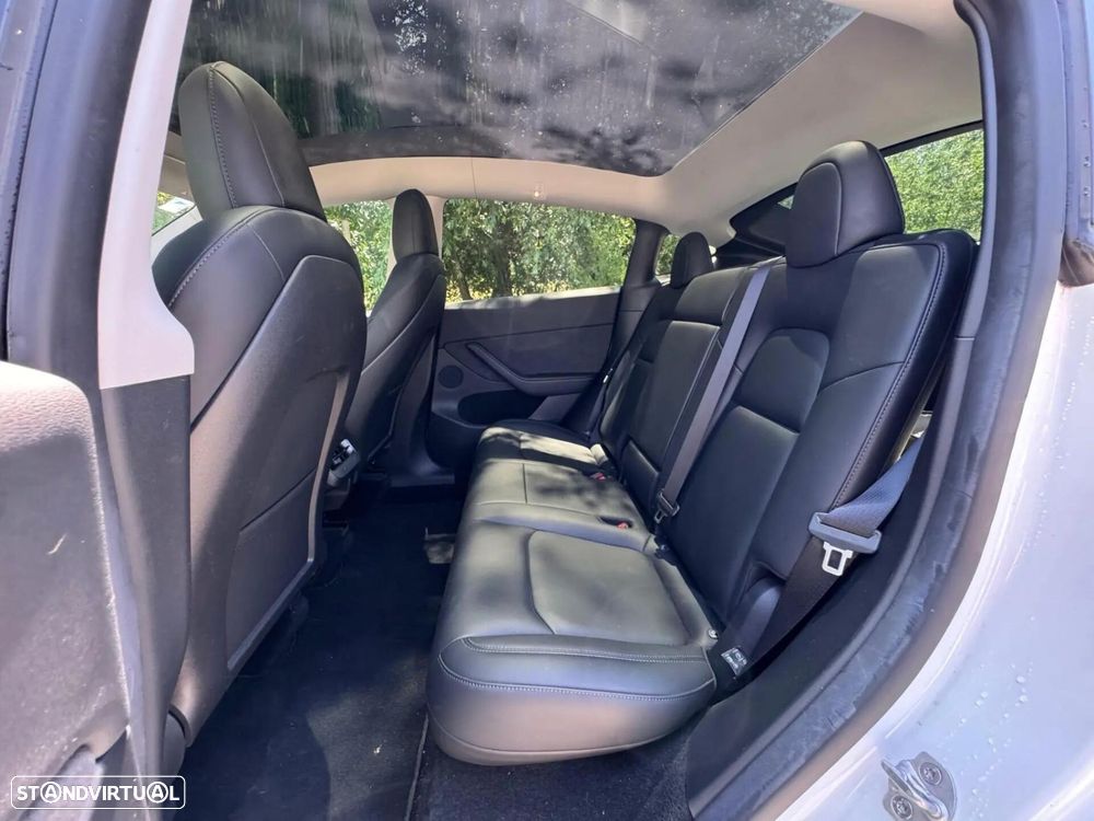 Tesla Model Y Long Range Dual Motor AWD - 30