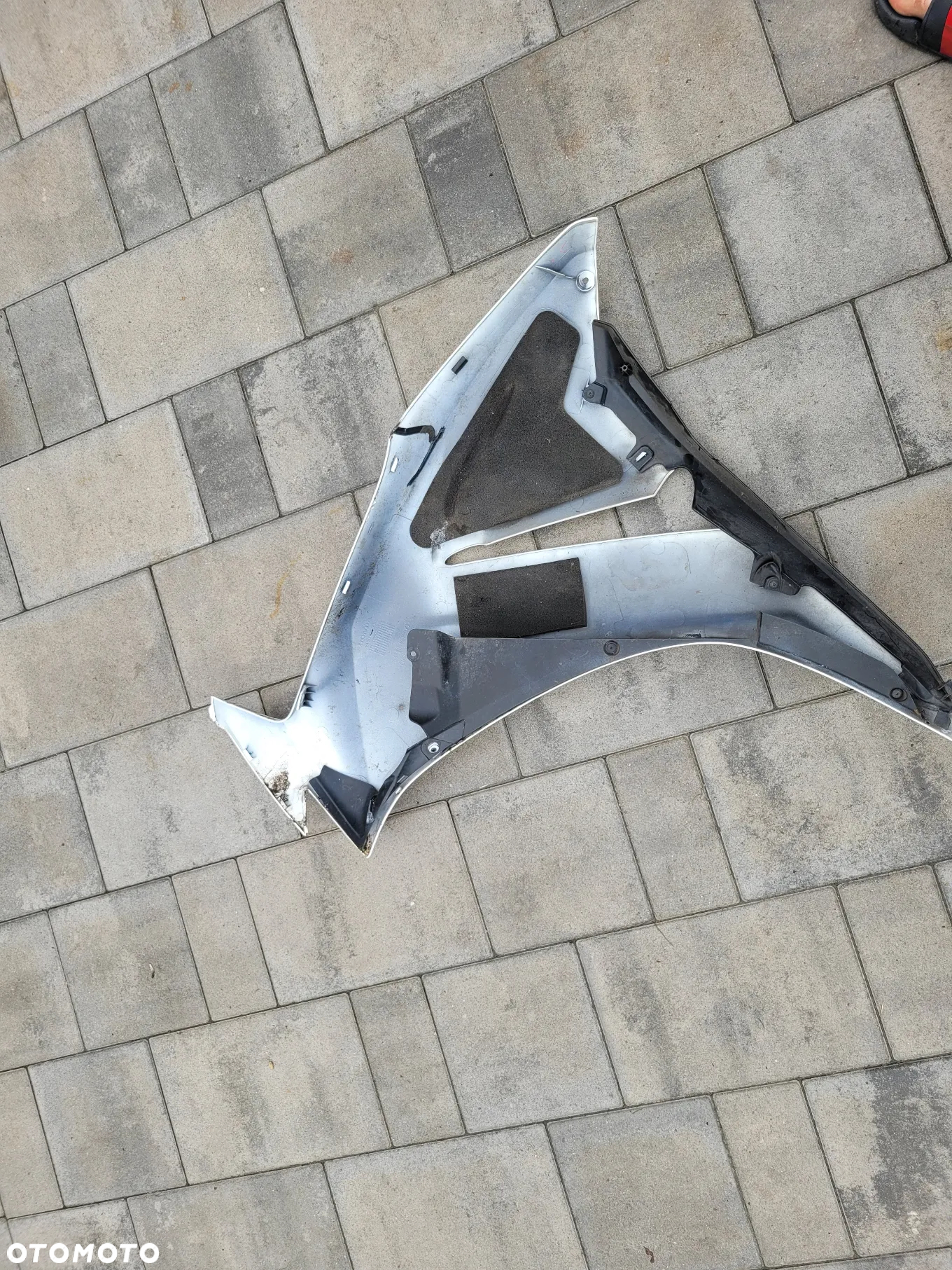 Owiewka, osłona prawa, bok, boczek prawy, wypełnienie owiewki prawe Honda CBR 1000  SC59 12-16 - 14