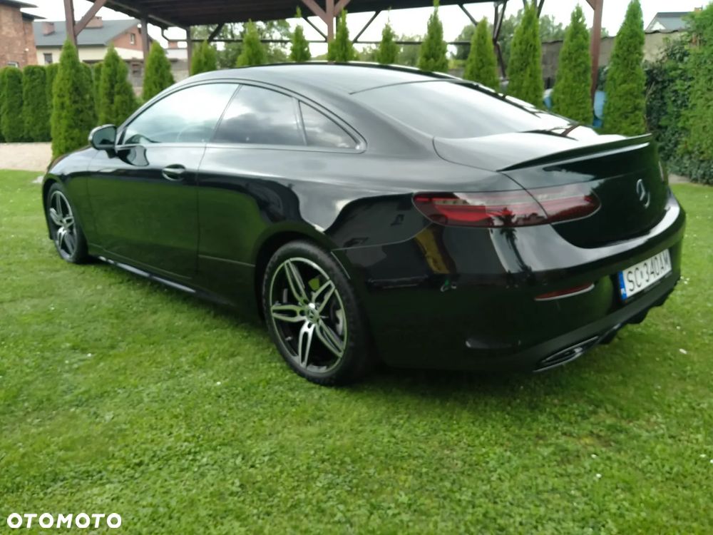 Mercedes-Benz Klasa E 300 Coupe 9G-TRONIC - 4