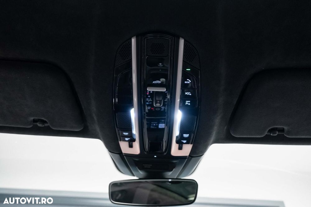 Porsche Cayenne Coupe - 33