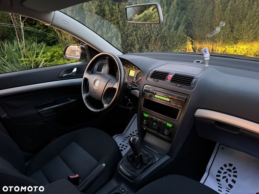 Skoda Octavia 1.6 Ambiente - 7