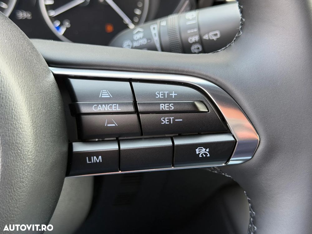 Mazda 3 e-Skyactiv X186 AT MHEV Center-Line - 17