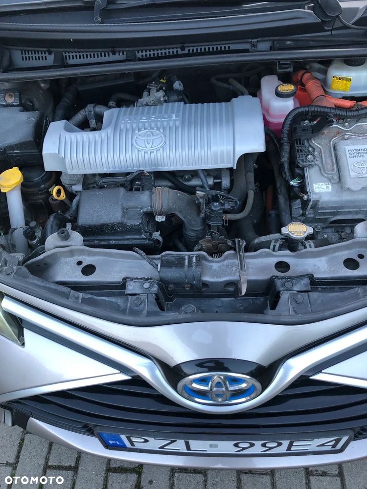 Toyota Yaris Hybrid 100 Selection Passion - 4