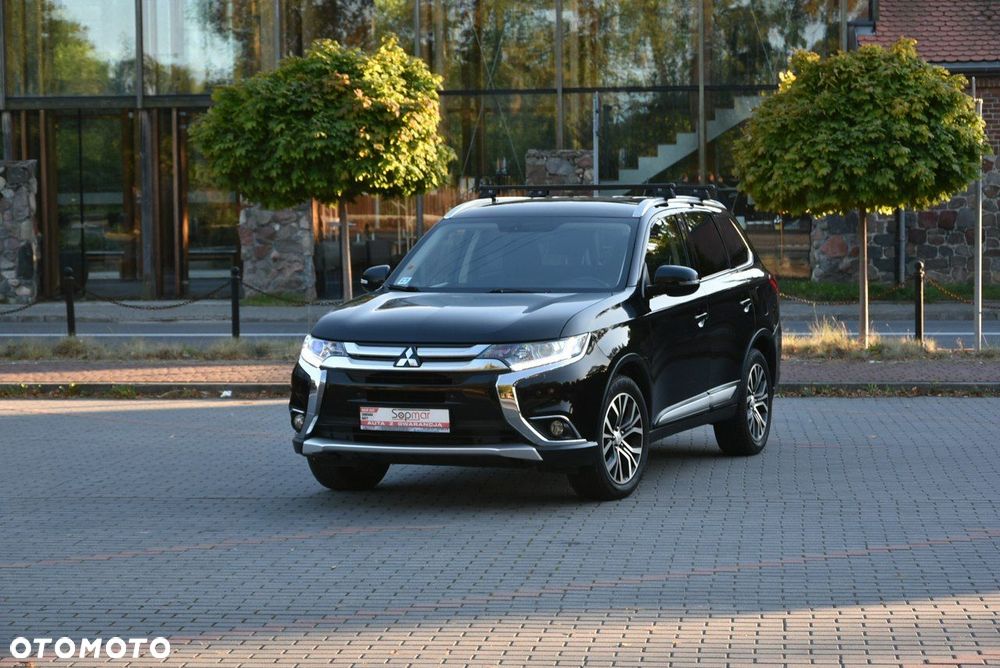 Mitsubishi Outlander 2.0 Instyle Navi 4WD CVT - 2