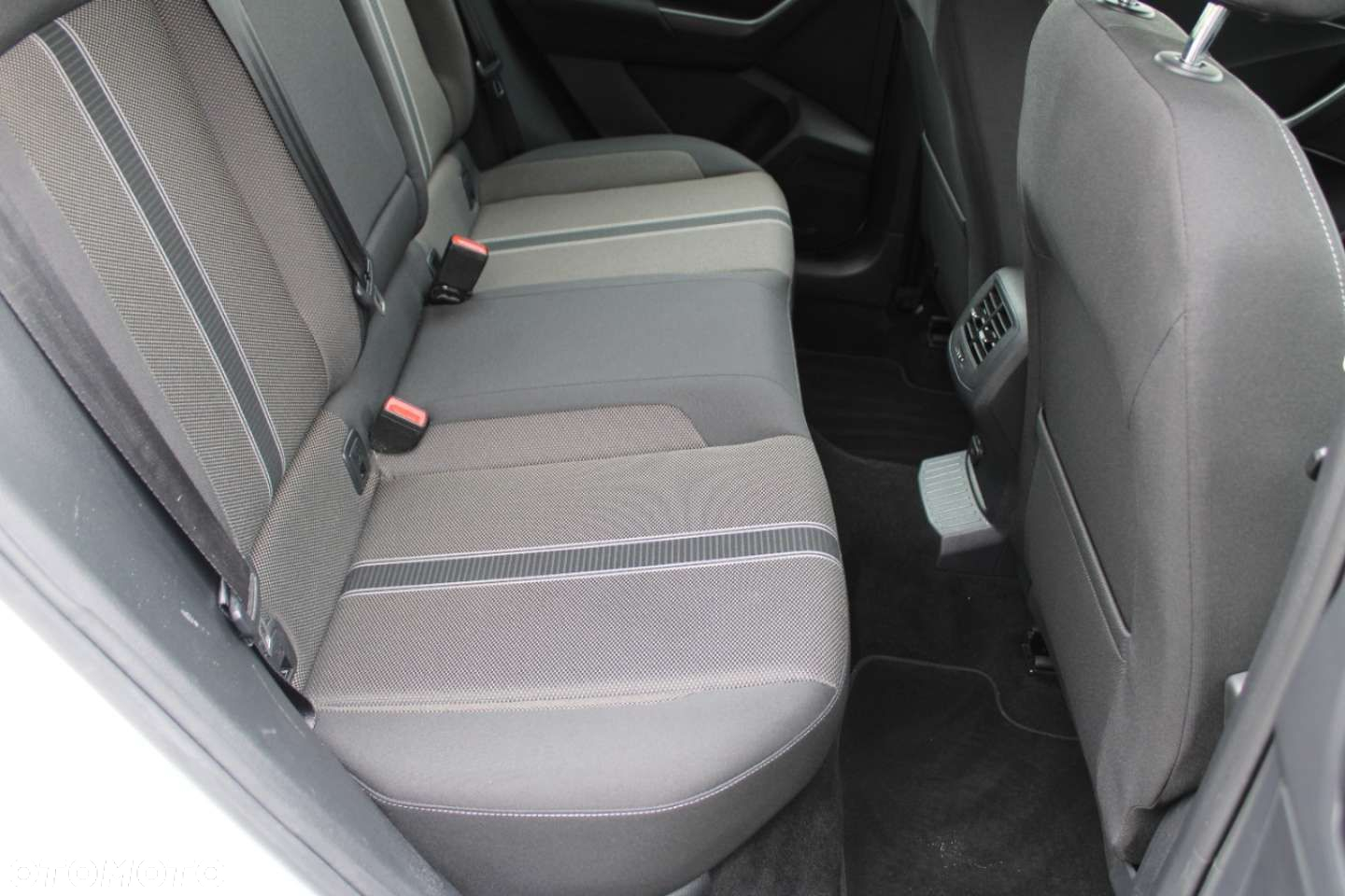 Volkswagen T-Roc - 31