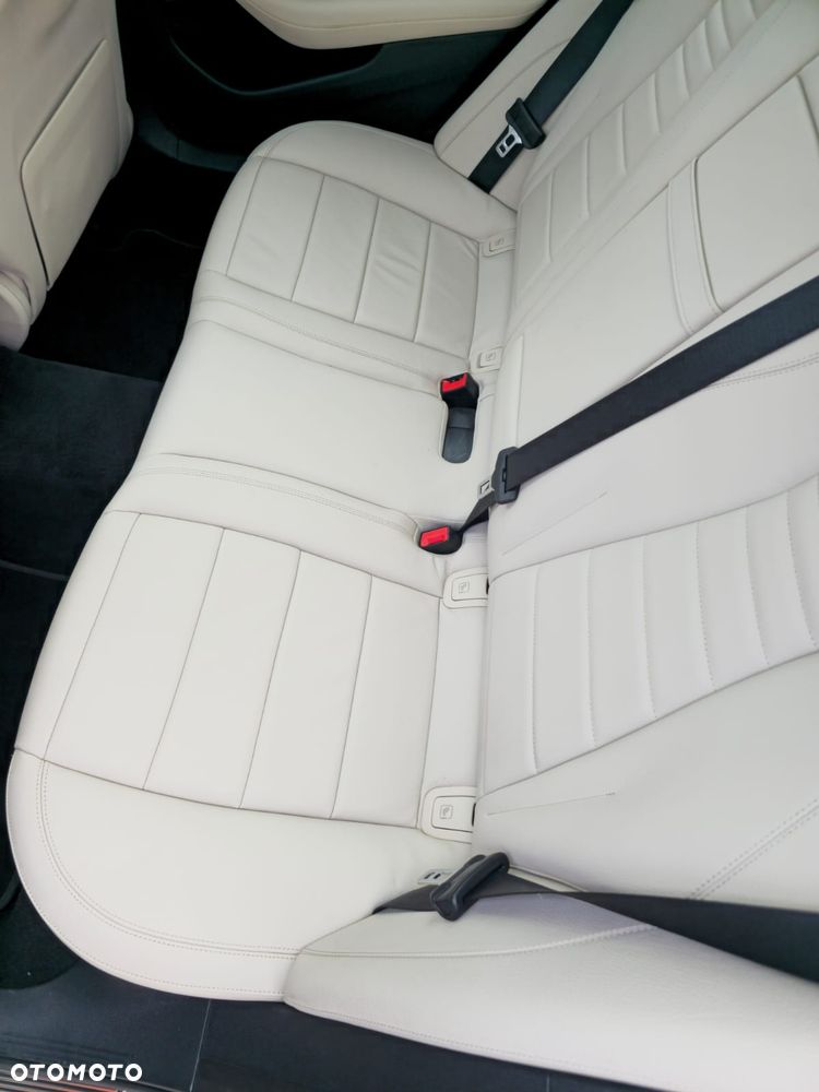 Mercedes-Benz Klasa E 300 d 4-Matic Avantgarde - 13