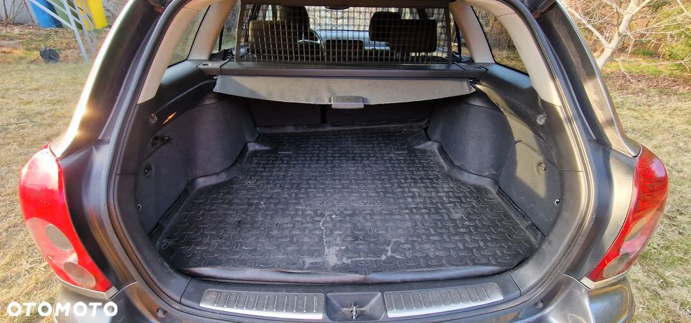 Toyota Avensis - 33