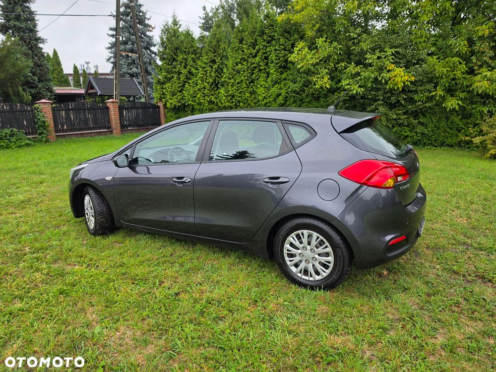 Kia Ceed 1.4 CVVT Attract - 12