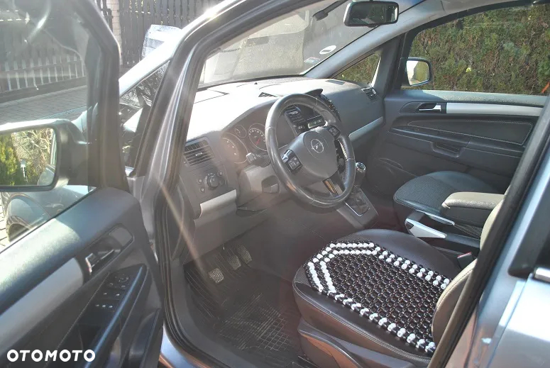 Opel Zafira - 9