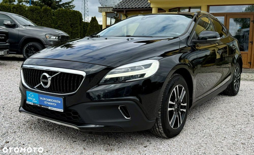 Volvo V40 Cross Country D3 Drive-E Momentum - 1