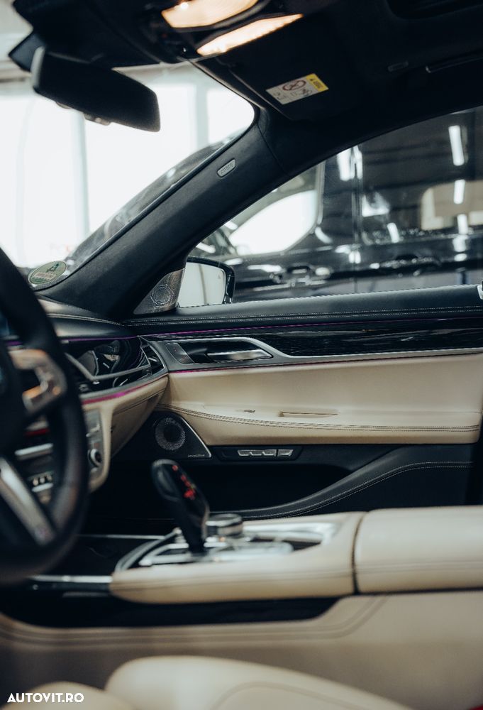 BMW M7 M760Li xDrive - 13