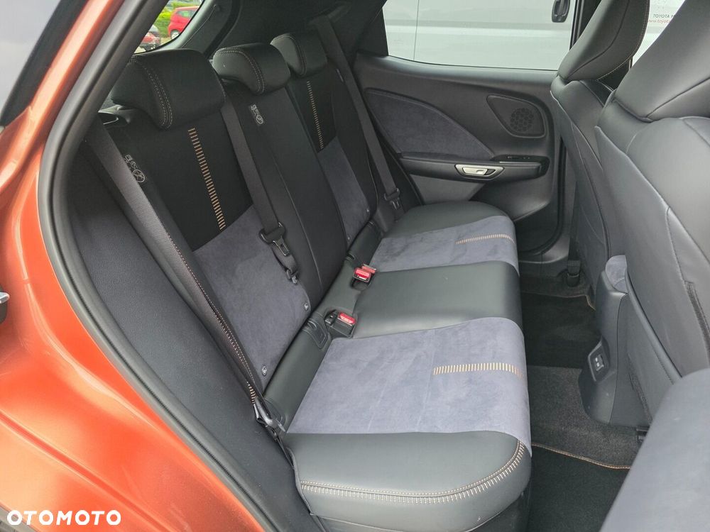 Lexus LBX 1.5 Hybrid Cool - 22