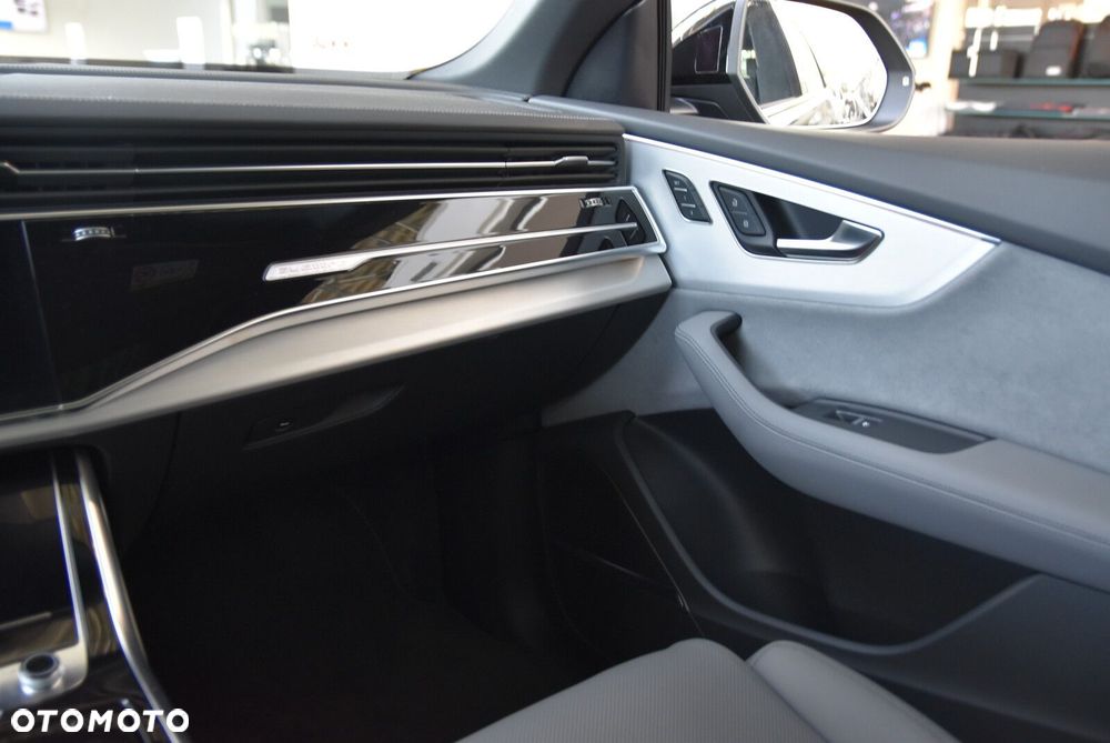 Audi Q8 - 14