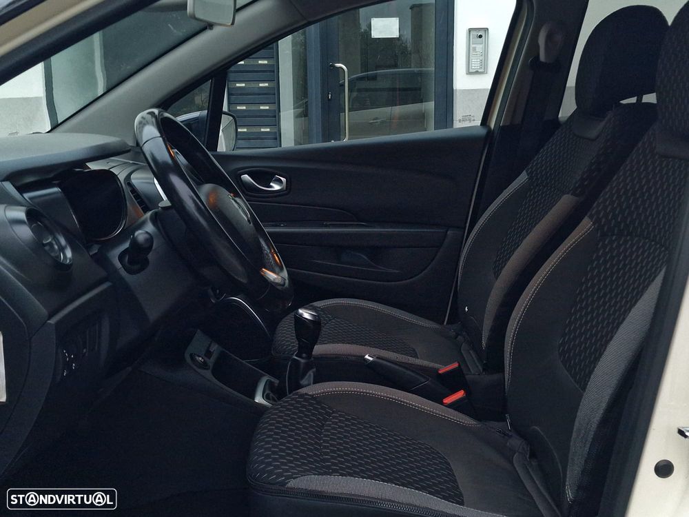 Renault Captur (ENERGY) TCe 90 BOSE EDITION - 11