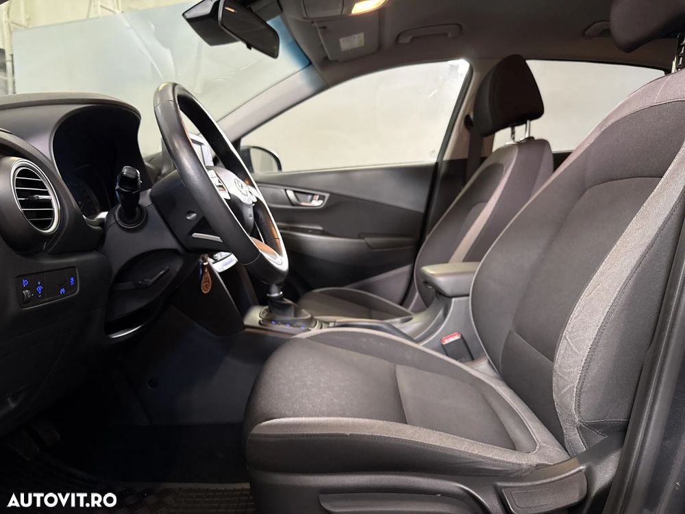 Hyundai KONA - 23