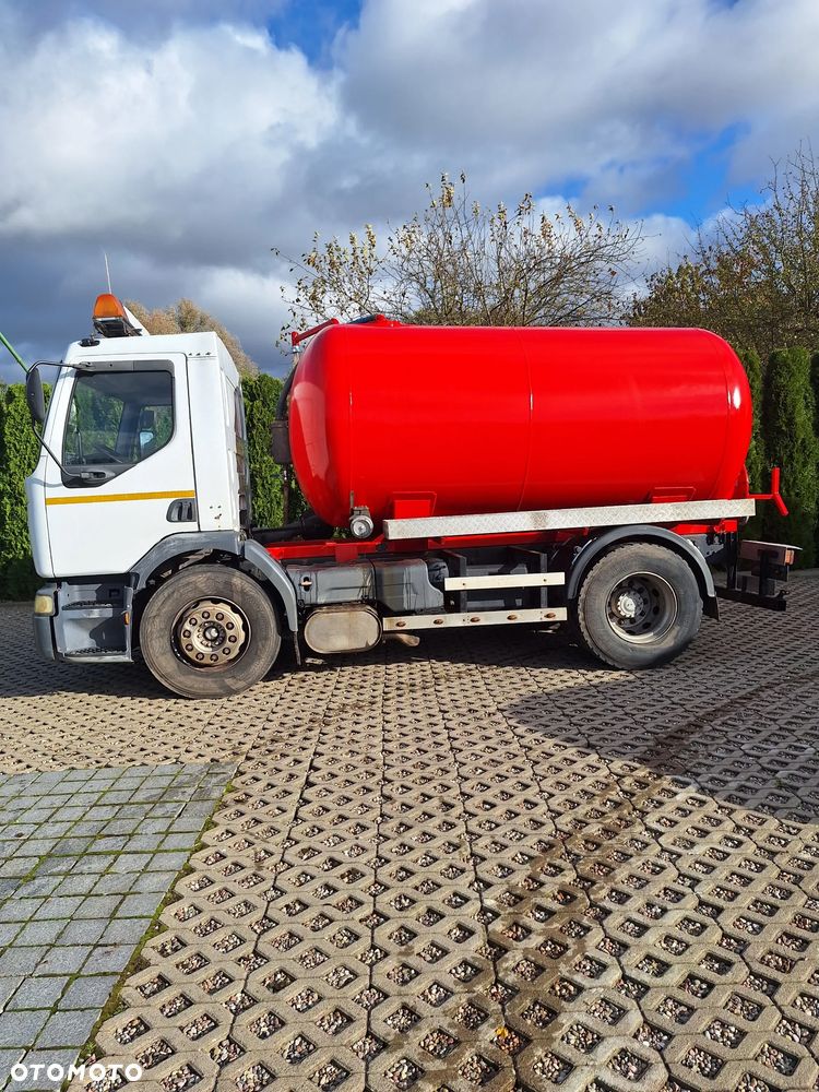Renault Premium - 1