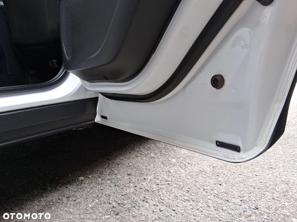 Ford Kuga 1.6 EcoBoost 2x4 Trend - 28