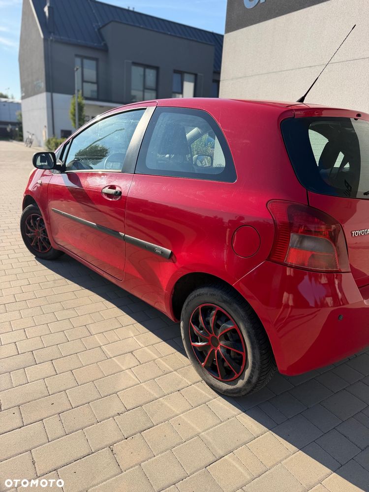 Toyota Yaris 1.0 Terra A/C - 3