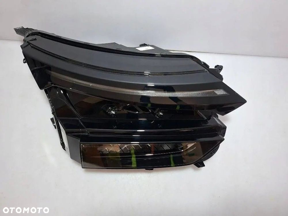 Skoda Elroq 2025 Prawa strona Reflektor FULL LED 5LB941010 SUPER STAN - 3