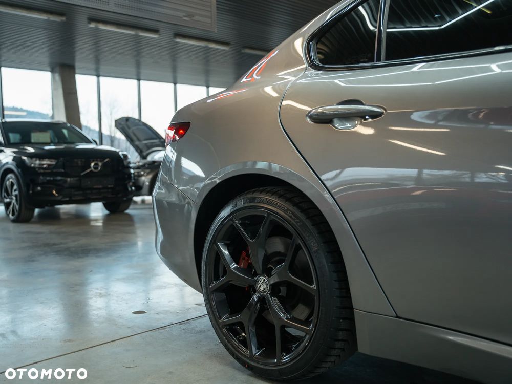Alfa Romeo Giulia - 14