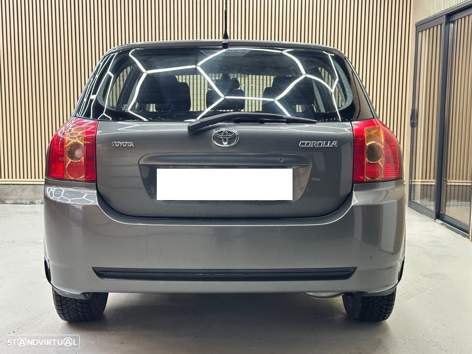 Toyota Corolla - 4