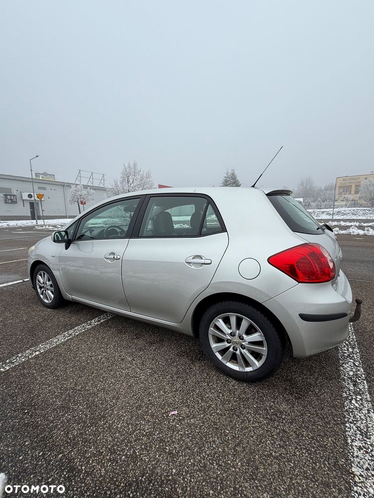 Toyota Auris 2.0 D-4D - 13