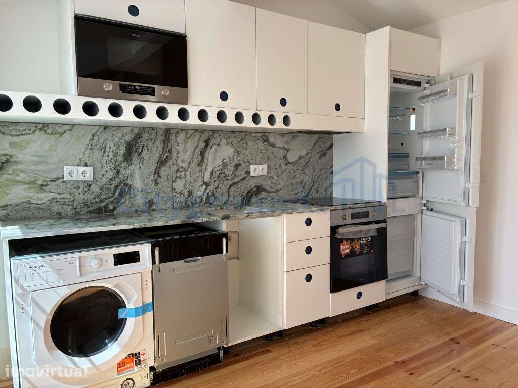 Apartamento T2 remodelado com terraço e vista rio Tejo, em Santa Ap... - Grande imagem: 2/17