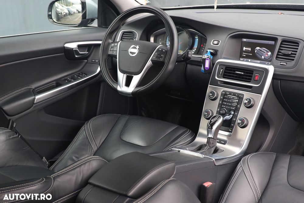 Volvo V60 D6 Plug-In-Hybrid AWD Geartronic Momentum - 18