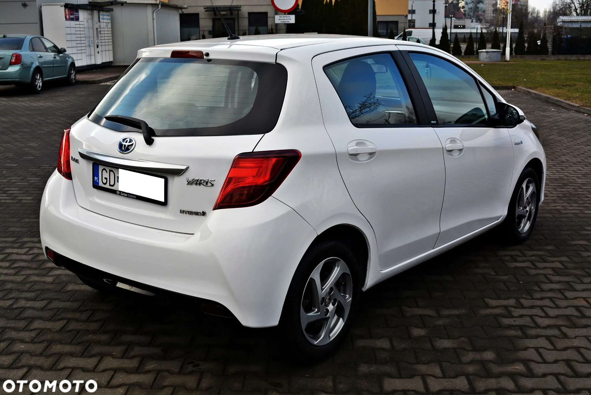Toyota Yaris Hybrid 1.5 Executive - 3