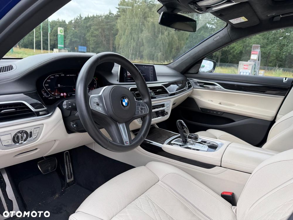BMW Seria 7 M760Li xDrive - 11