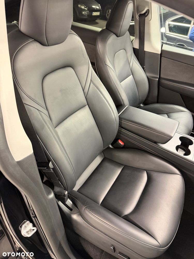 Tesla Y RWD - 12