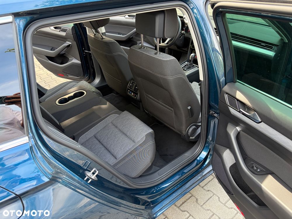 Volkswagen Passat 2.0 TDI EVO Elegance DSG - 21