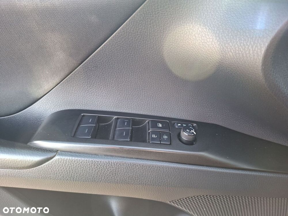 Toyota Camry 2.5 Hybrid Comfort CVT - 22