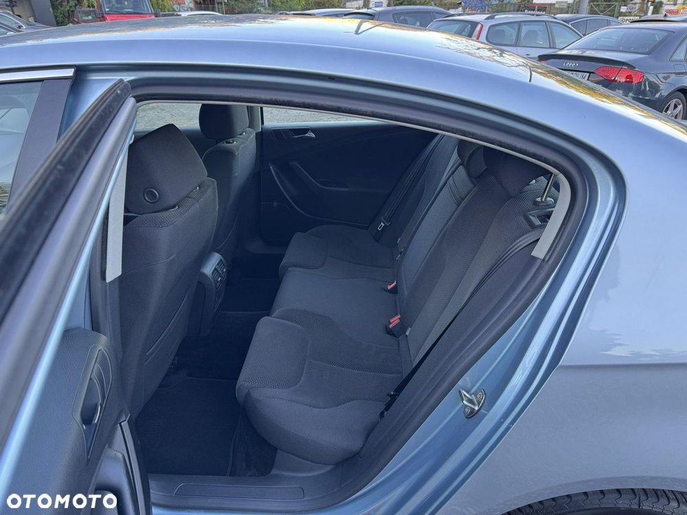 Volkswagen Passat - 20
