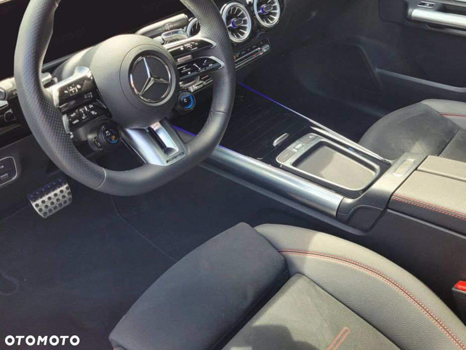 Mercedes-Benz GLA - 6