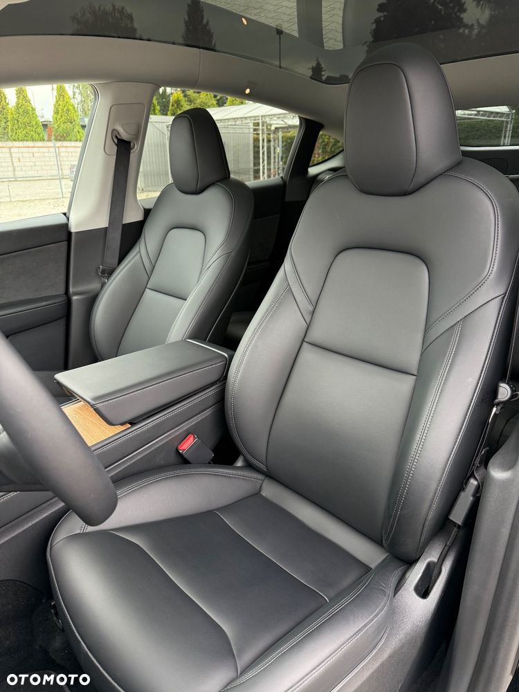 Tesla Y Long Range AWD - 20