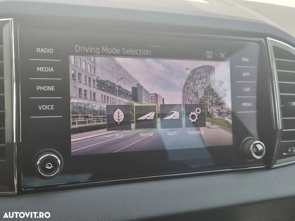 Skoda Karoq 1.5 TSI DSG Style - 25