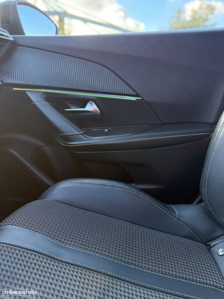 Peugeot 2008 PureTech 130 EAT8 GT Pack - 24