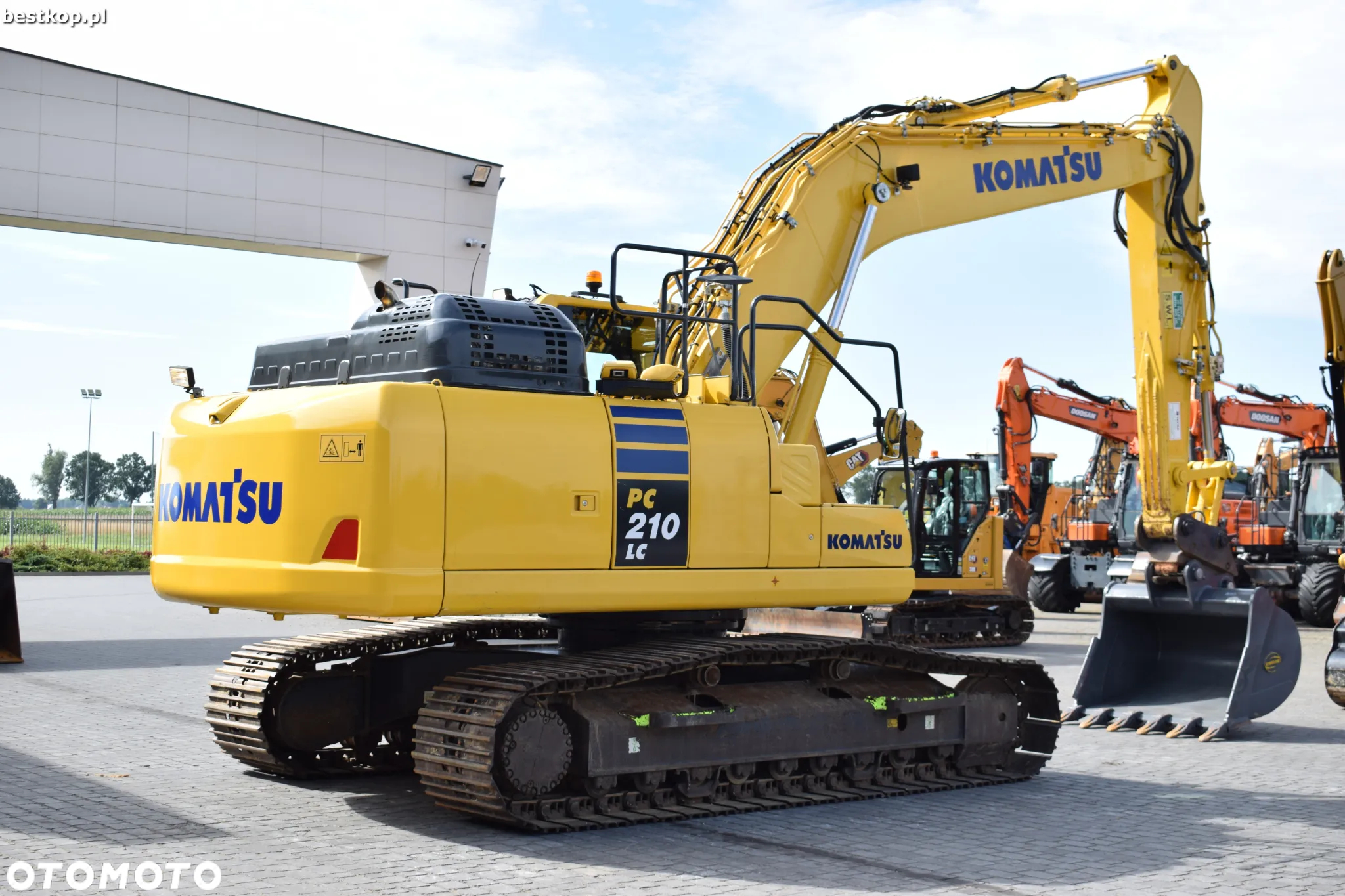 Komatsu PC210LC-11 - 9