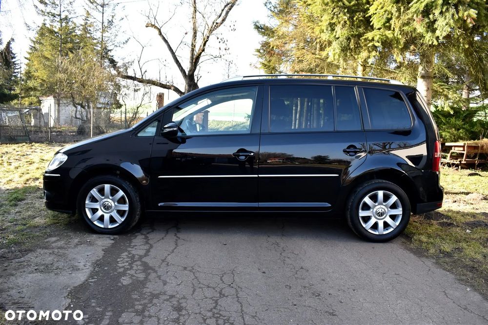Volkswagen Touran 2.0 TDI DPF Highline - 6