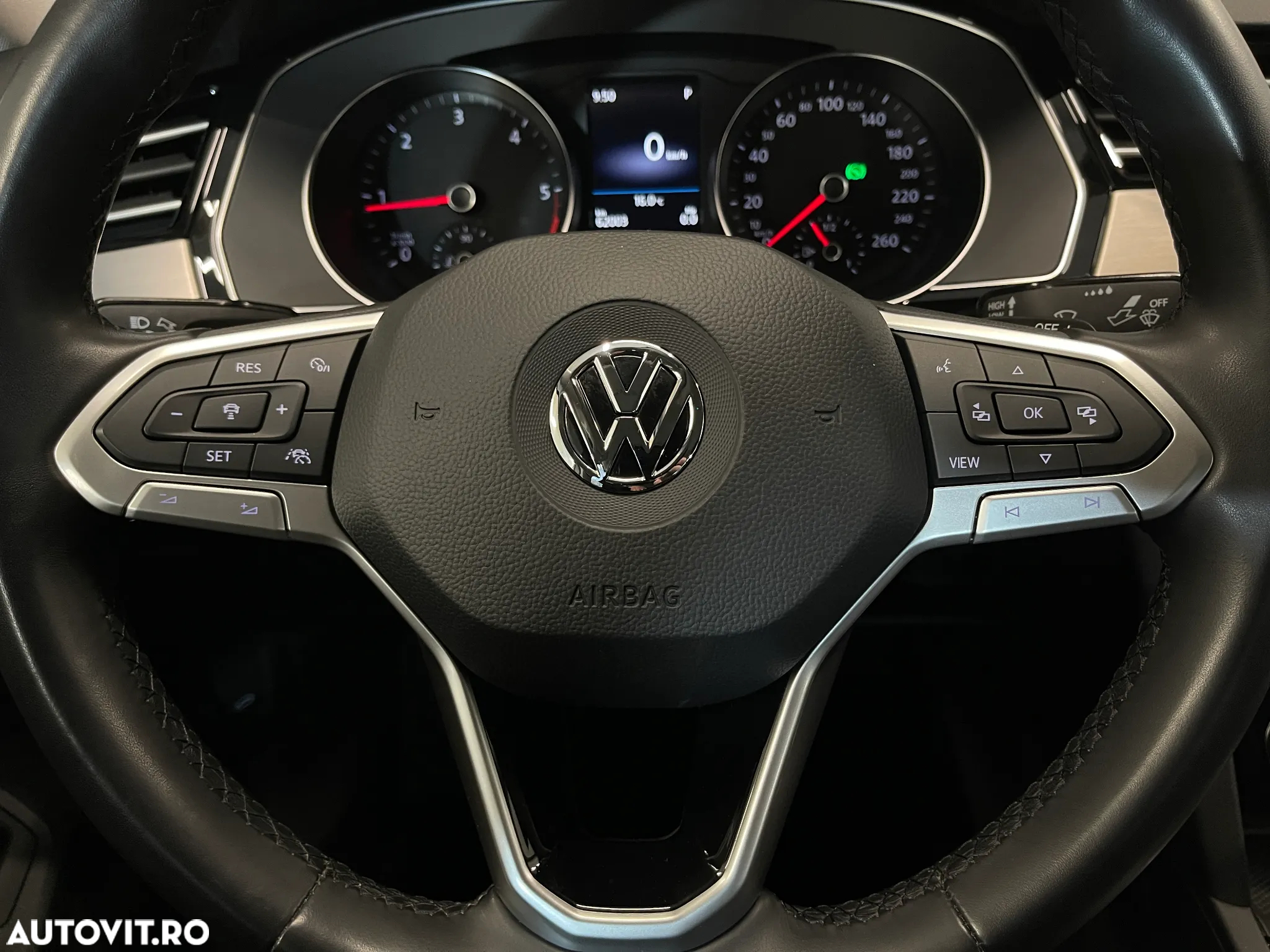 Volkswagen Passat 2.0 TDI DSG Highline - 23